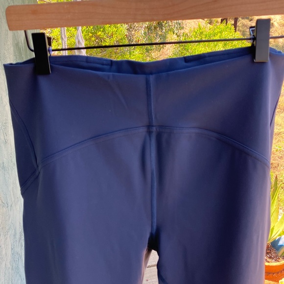 Lululemon InStill High-Rise 25” - Picture 2 of 6